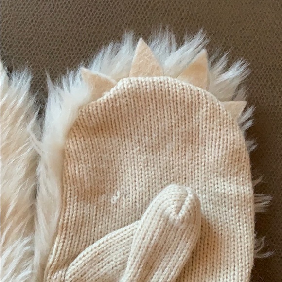 Little boys hat and mitten set - Picture 4 of 4